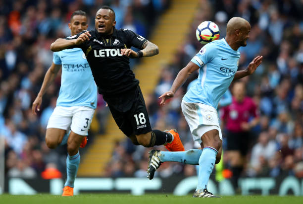 球在国际舞 球在国际舞