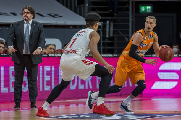 时阶段的两 时阶段的两