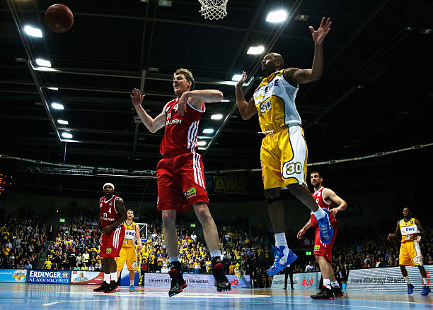 仅是两队争 仅是两队争